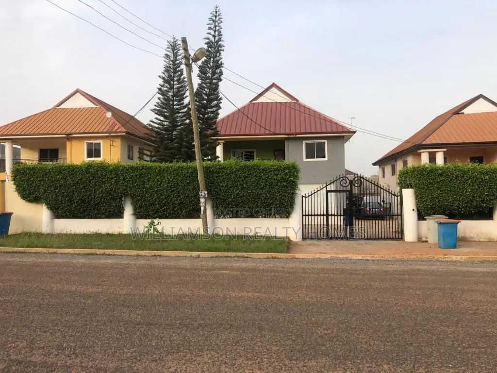 5bdrm Mansion in Ayimensah, Adenta for Sale