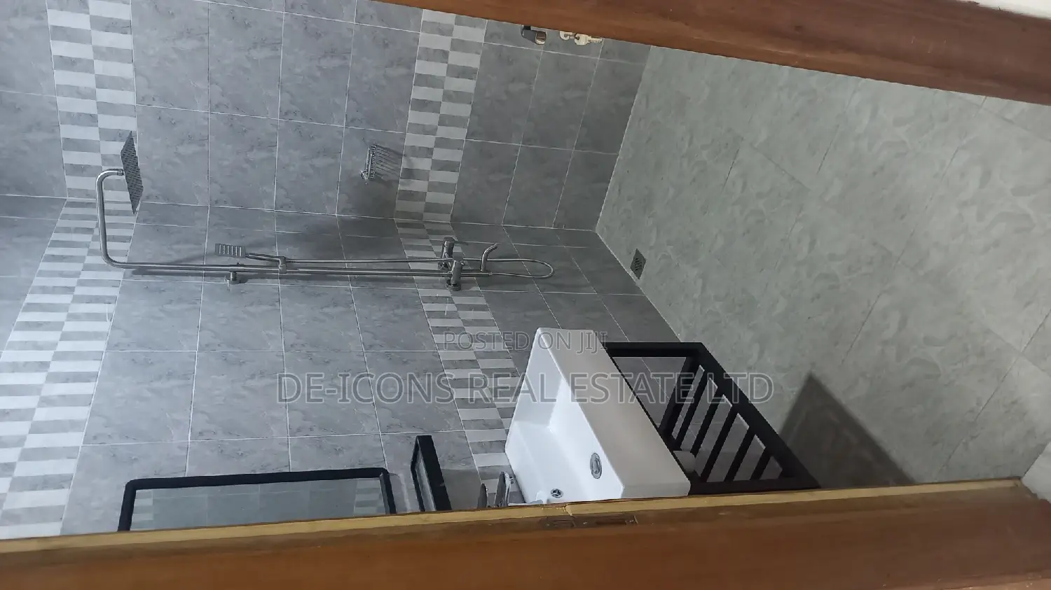 2bdrm Duplex in De-Icons Real Estate, Ga South Municipal for rent