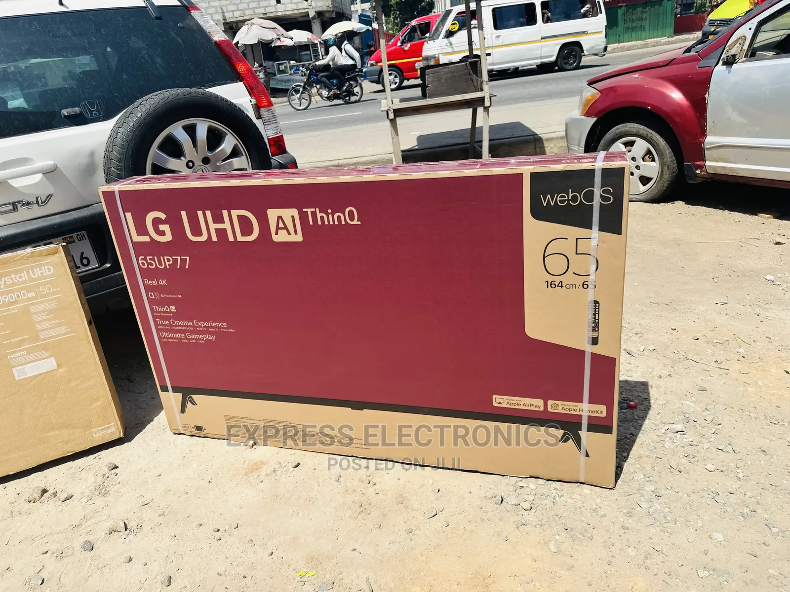 LG UHD Multi View Smart Up77 65” Tv