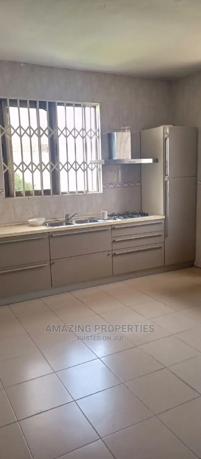 4bdrm House in Dzorwulu for rent