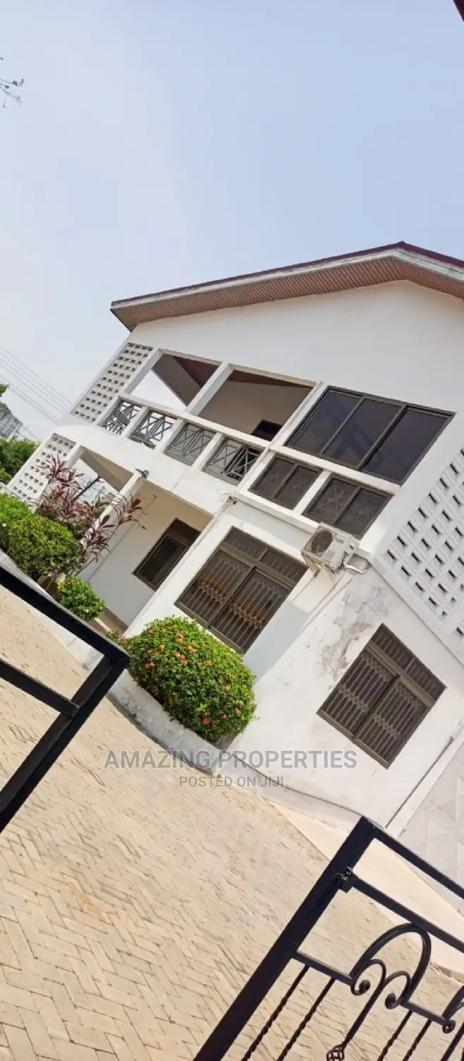 4bdrm House in Dzorwulu for rent
