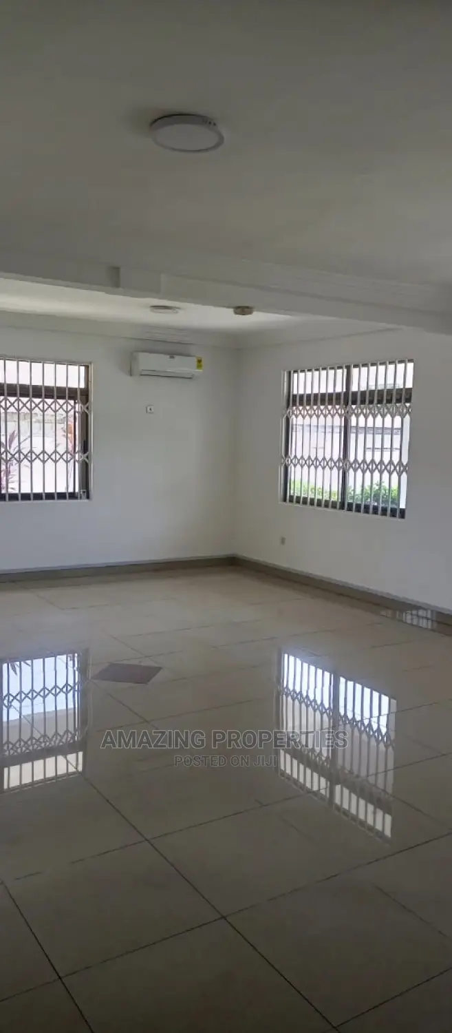 4bdrm House in Dzorwulu for rent