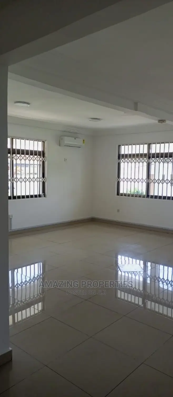4bdrm House in Dzorwulu for rent