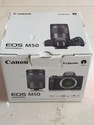 Canon Eos M50 With Ef-M 18-150mm Is STM Lens