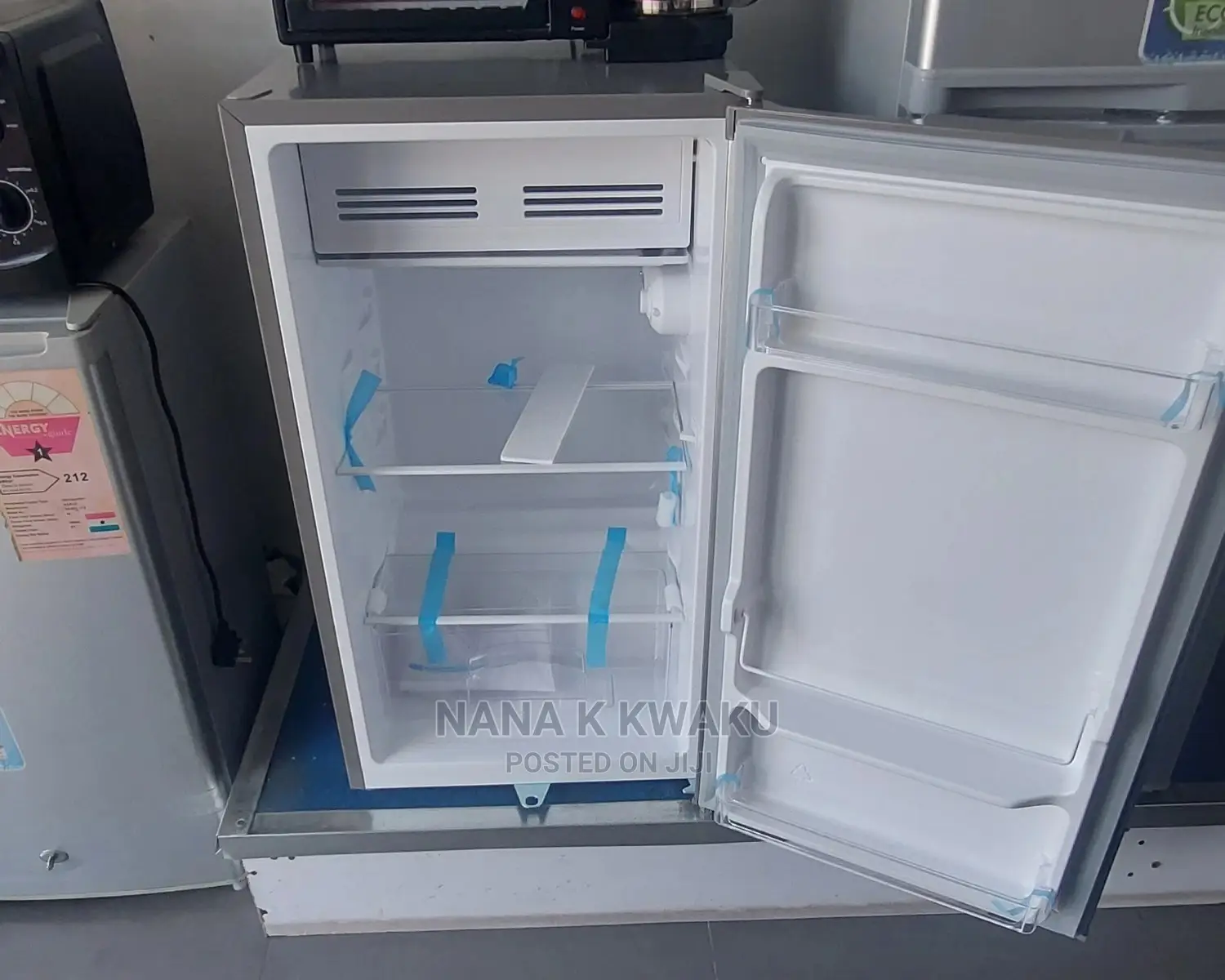 New_pearl Pf111 Fridge With Top Freezer