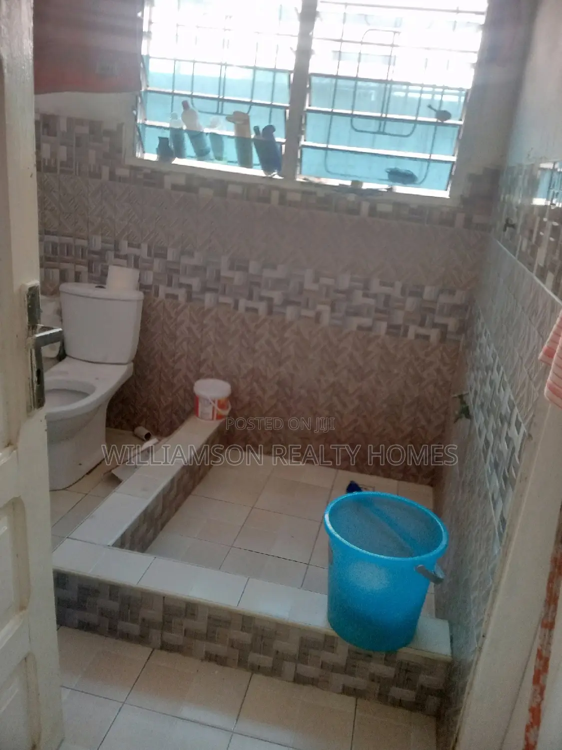 1bdrm Apartment in Community 18, Spintex for rent