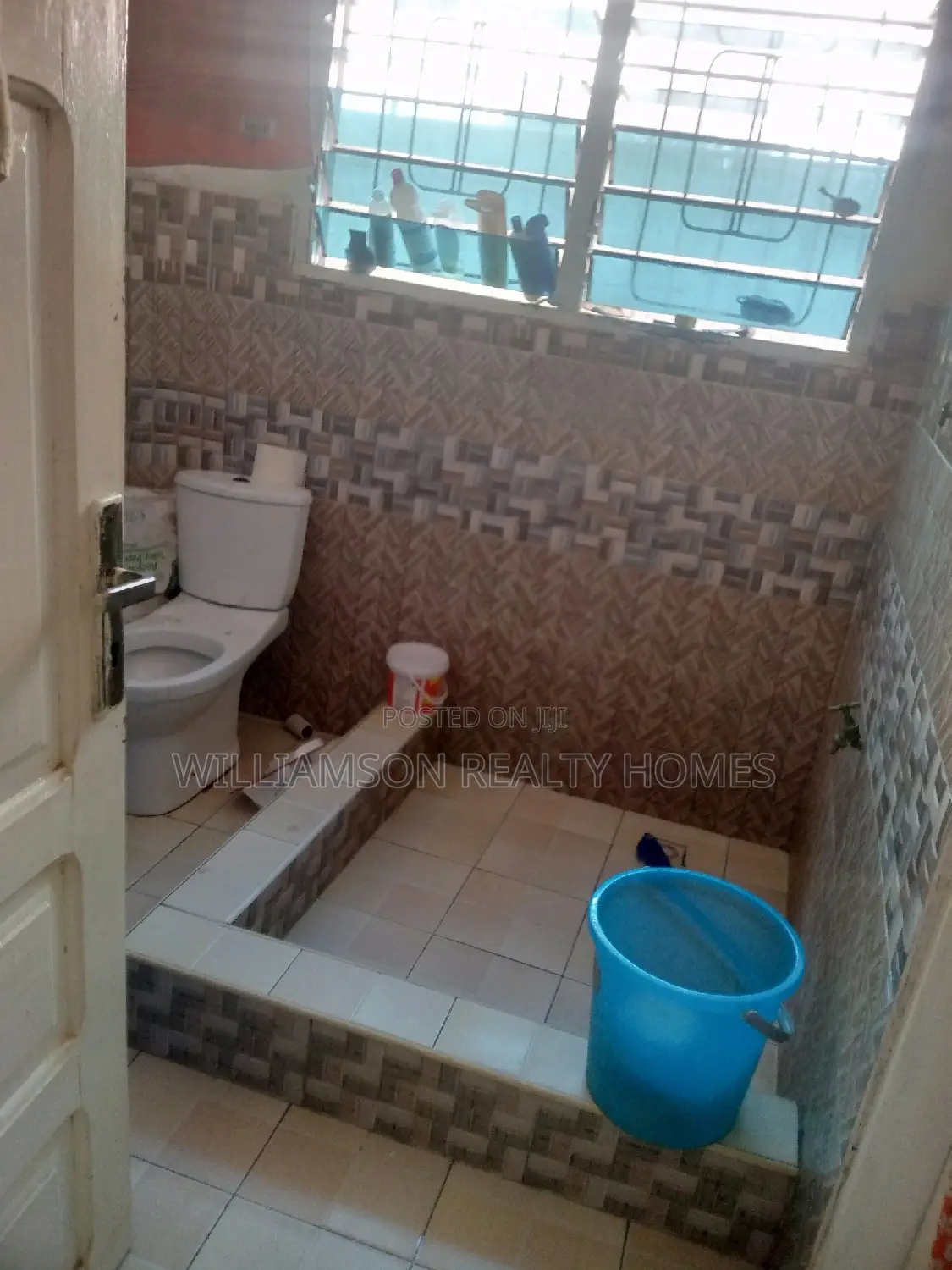 1bdrm Apartment in Community 18, Spintex for rent
