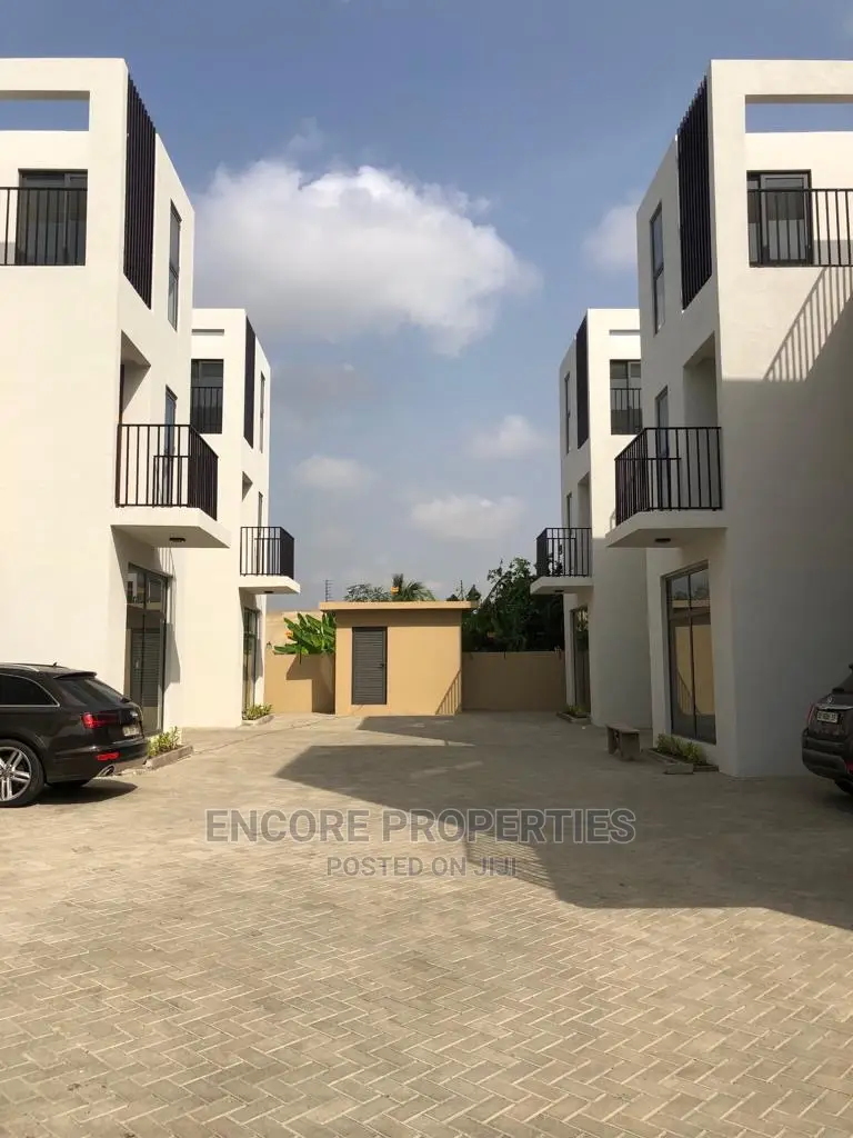 3bdrm Townhouse/Terrace in Burma Camp for Sale