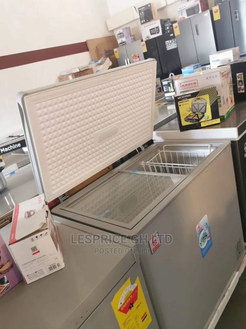 Top Fairmate Chest Freezer 200L