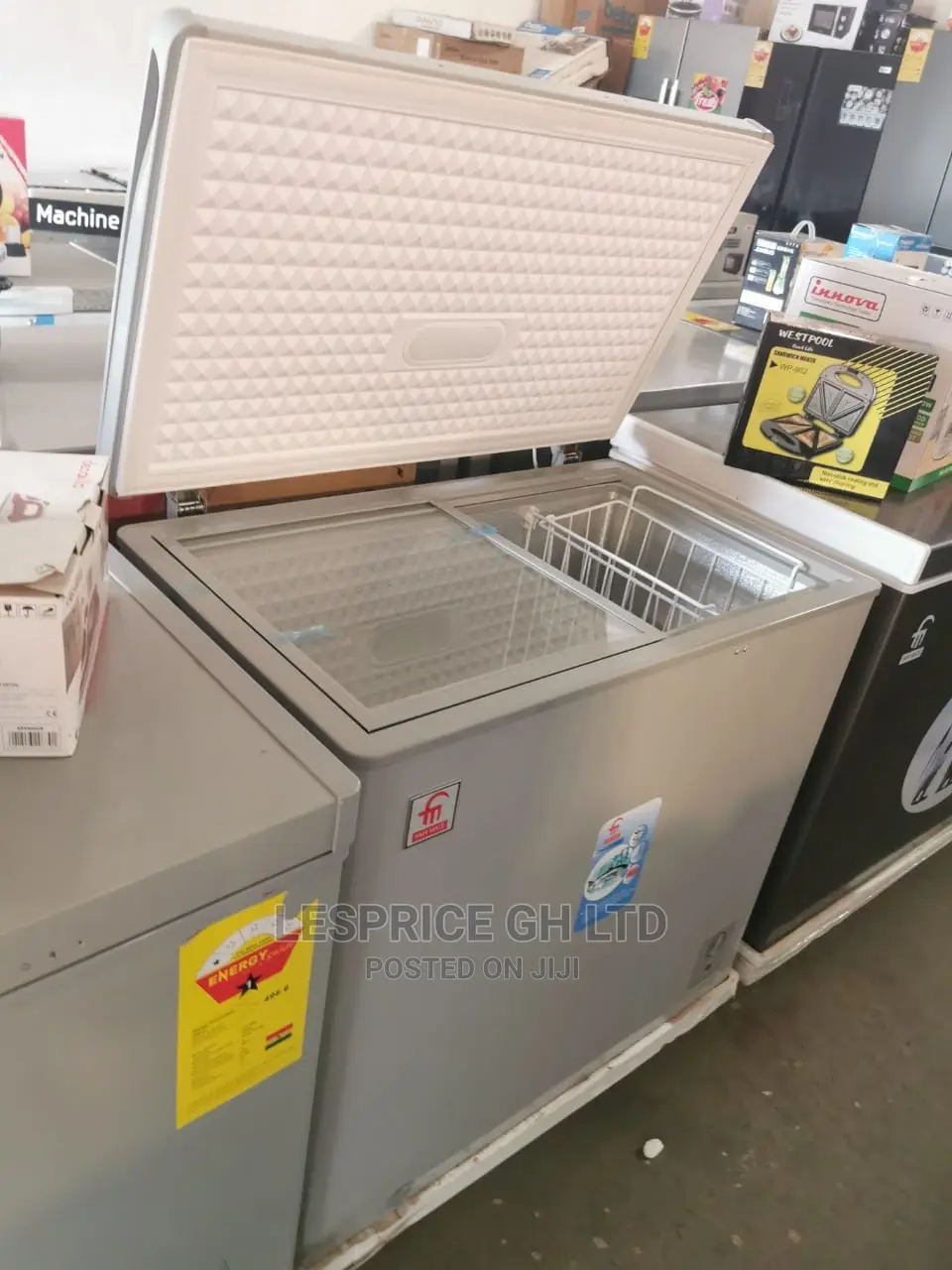 Powerful Fairmate Chest Freezer 200L