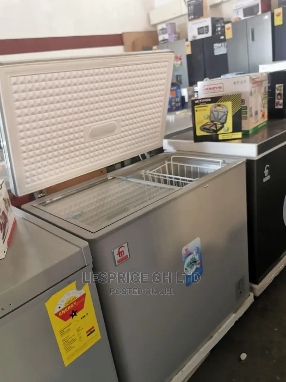 Excellent Fairmate Chest Freezer 200L