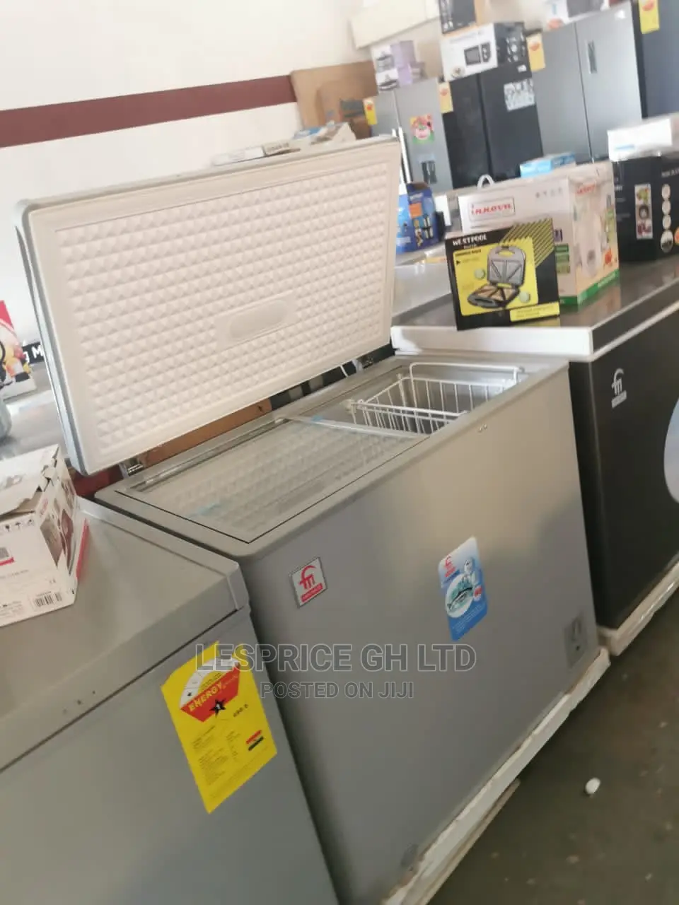 Fairmate Presentable Chest Freezer 200L