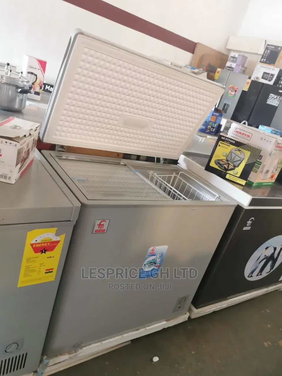Wonderful Fairmate Chest Freezer 200L