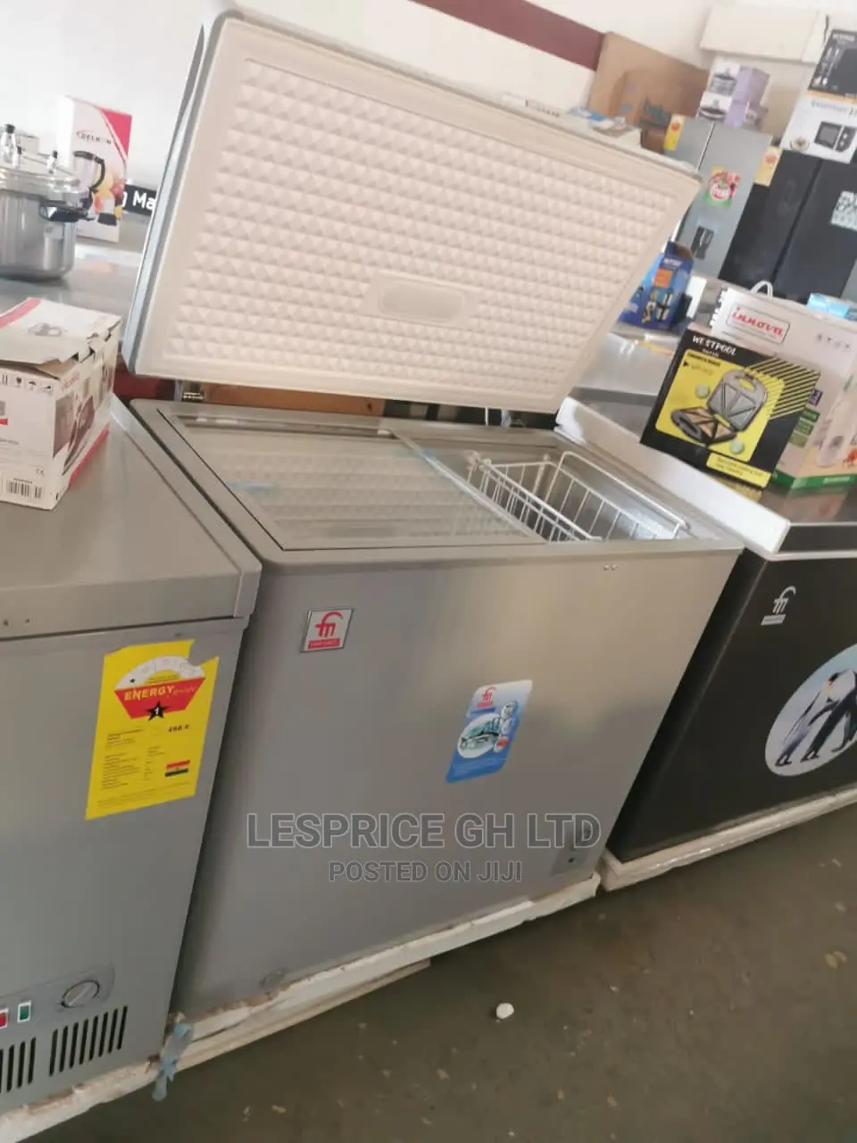 Fairmate Top Chest Freezer 200L