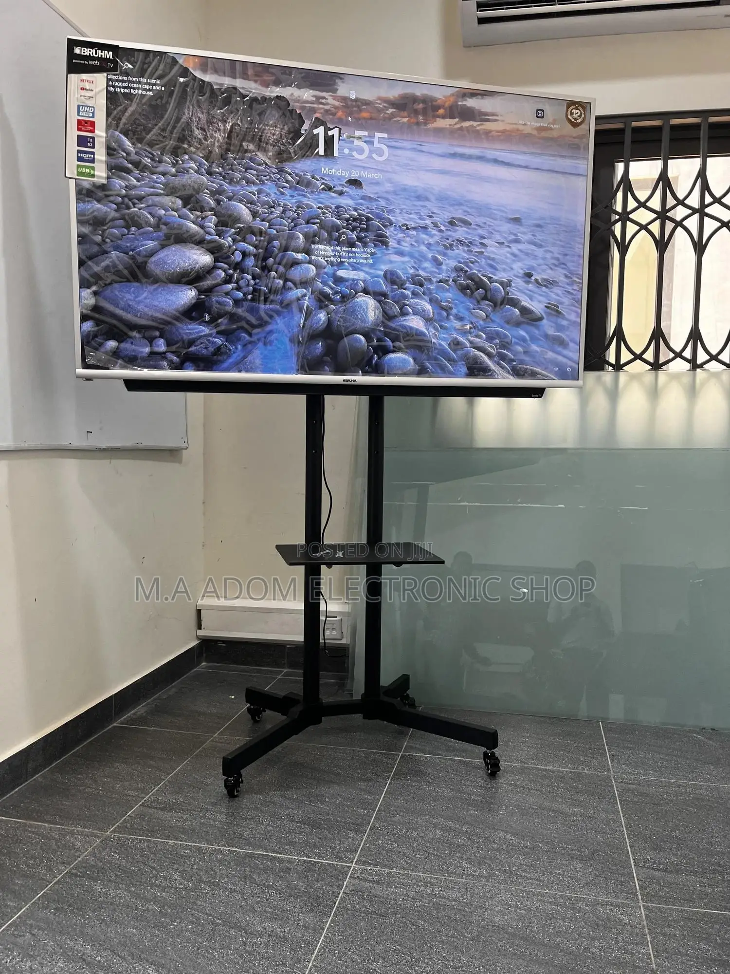 Made With Solid Metal Steel Tv Stand With Wheels