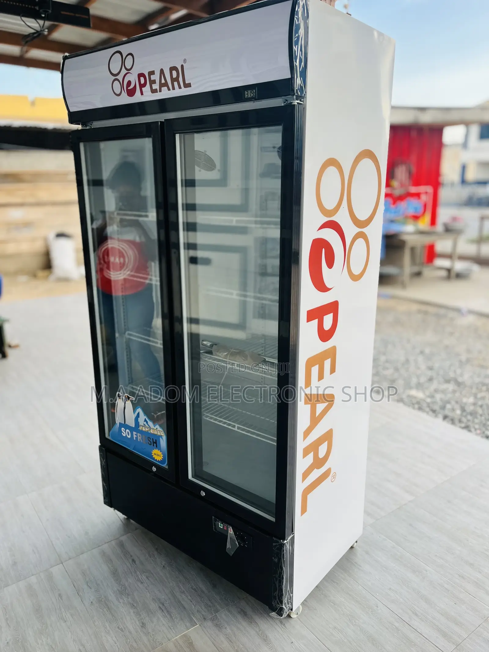 Pearl Commercial Showcase Fridge 568 Litres