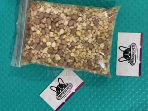 Parrots and Parakeets Base Feeds