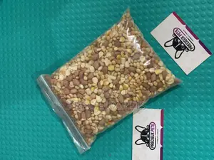 Parrots and Parakeets Base Feeds
