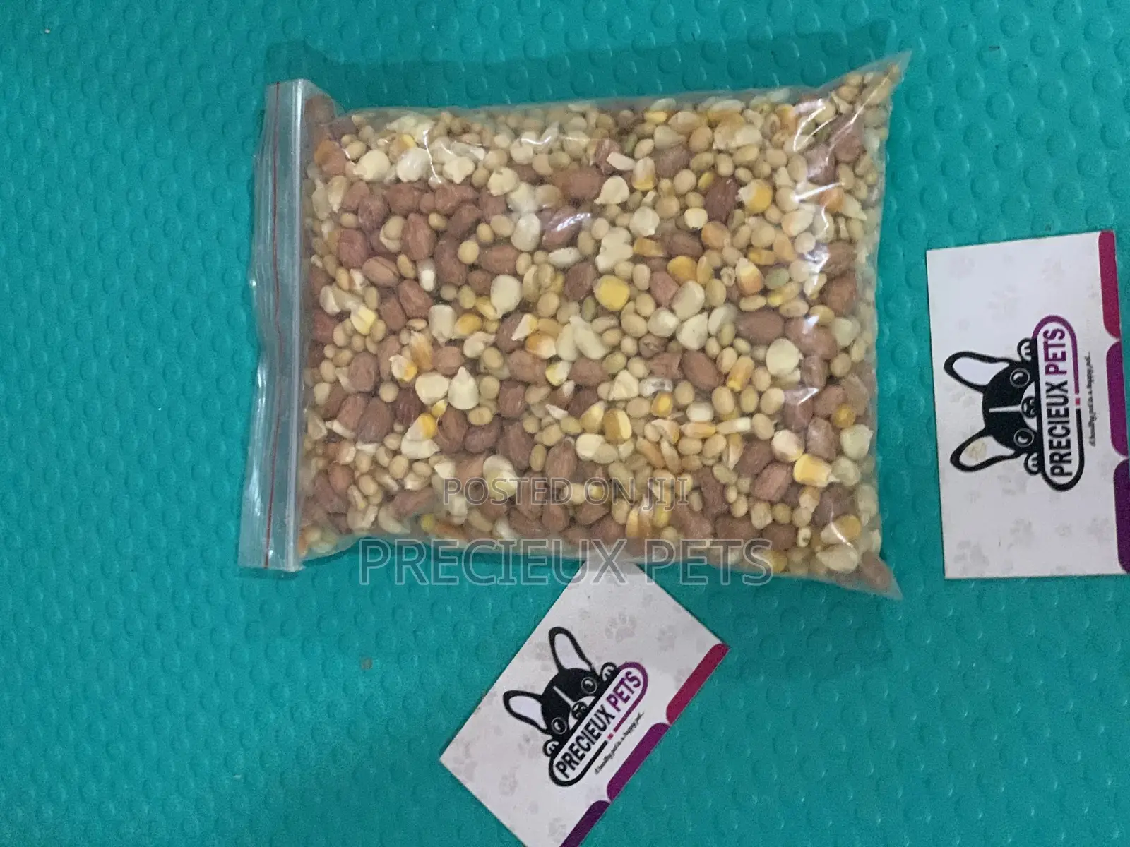 Parrots and Parakeets Base Feeds