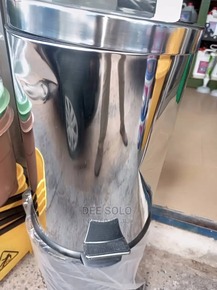Stainless Steel Waste Bin With Foot Peddal
