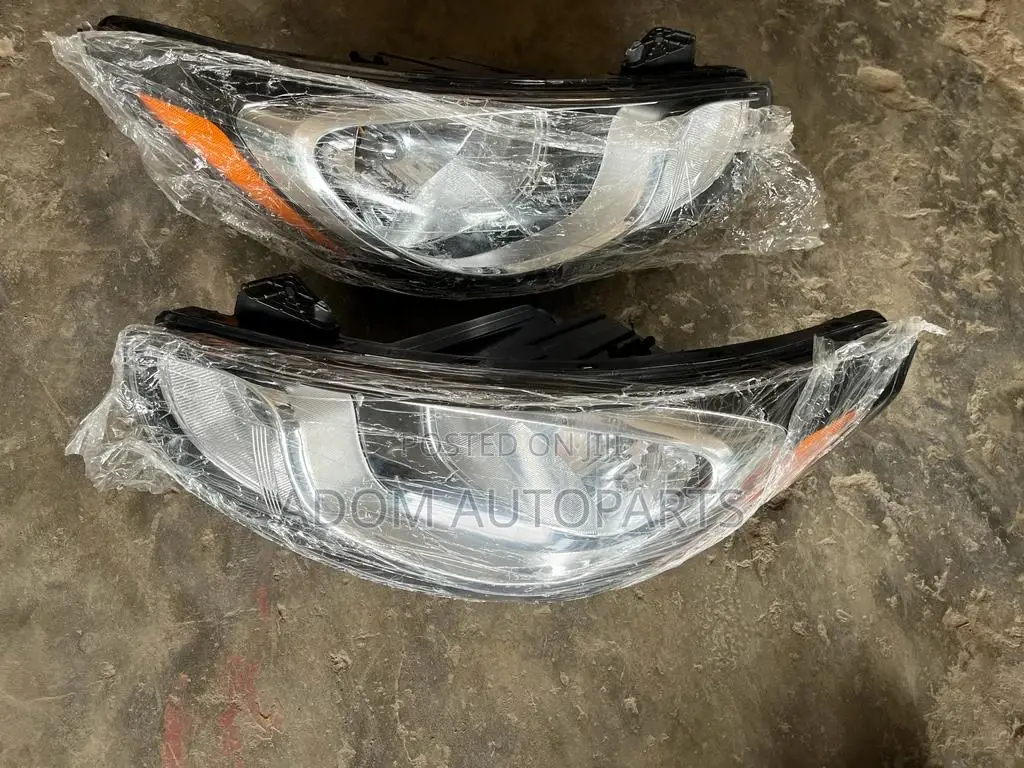 Accent 2011 2012 2013 2014 Headlight Pair