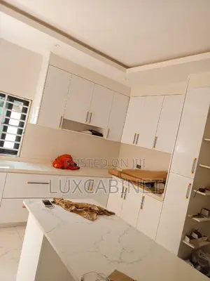 Customize Kitchen Cabinets