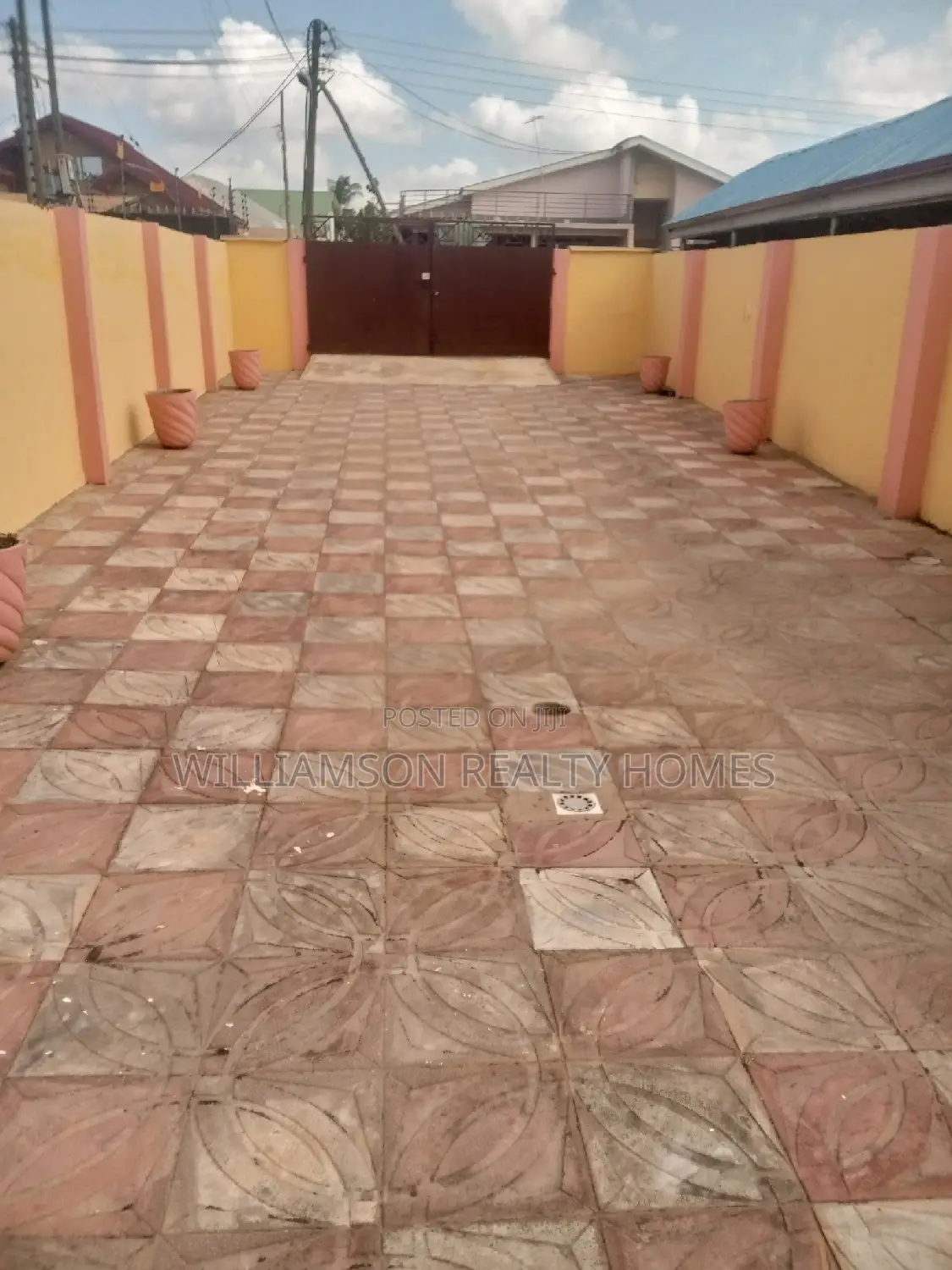 2bdrm House in Community 18,, Spintex for rent