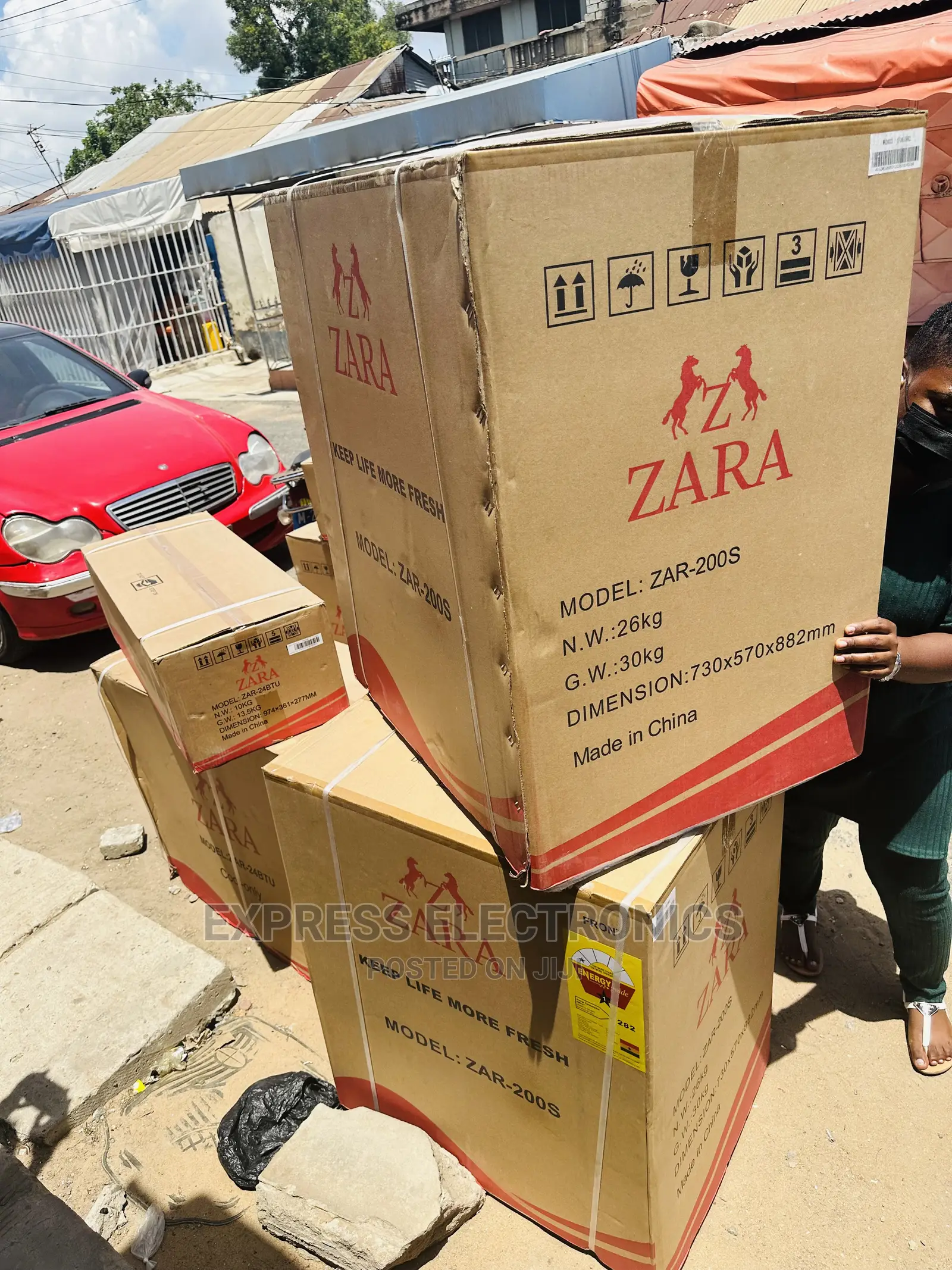 Zara 200s Chest Sleek Sliver Color 145L Freezer