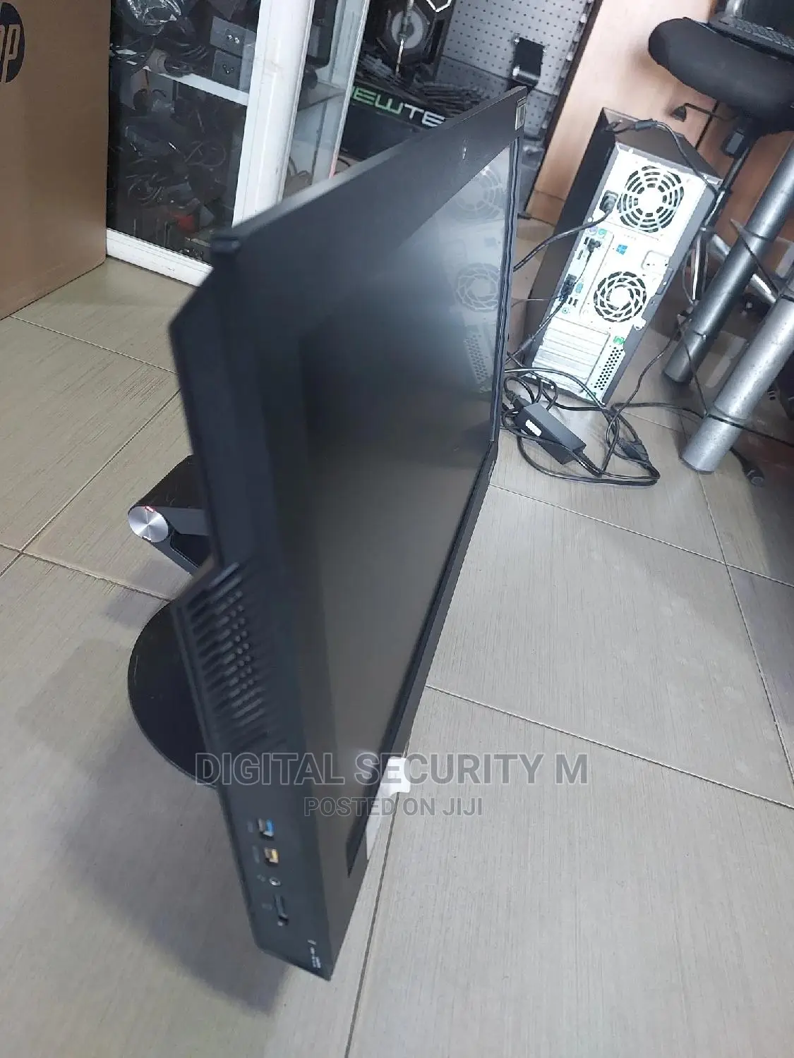 Lenovo ThinkCentre M810z AIO 4GB Intel Core i3 HDD 320GB