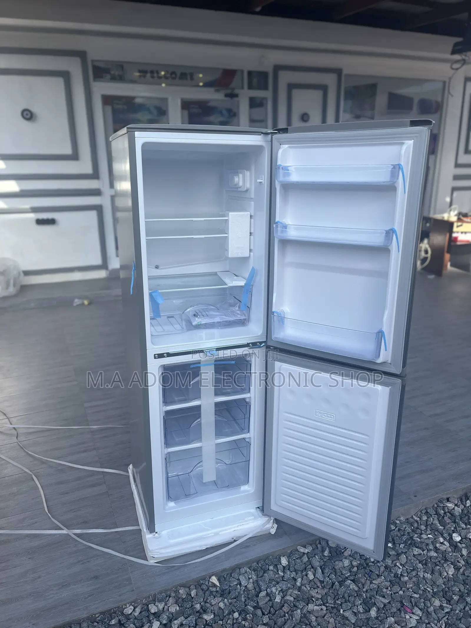 Keep All Your Food Preserve With This Rainbow 140 Litres