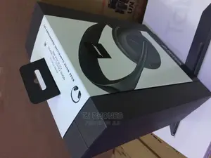 Noice Canceling Headphones 700