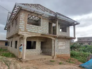 5bdrm House In Amasaman Adjen Kotoku For Sale