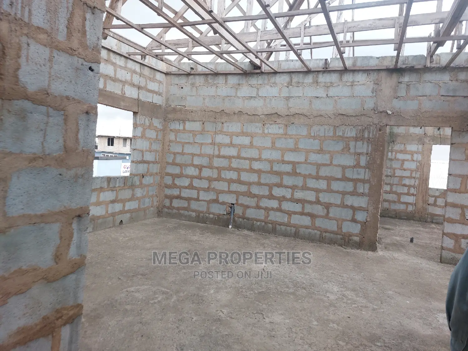 5bdrm House In Amasaman Adjen Kotoku For Sale