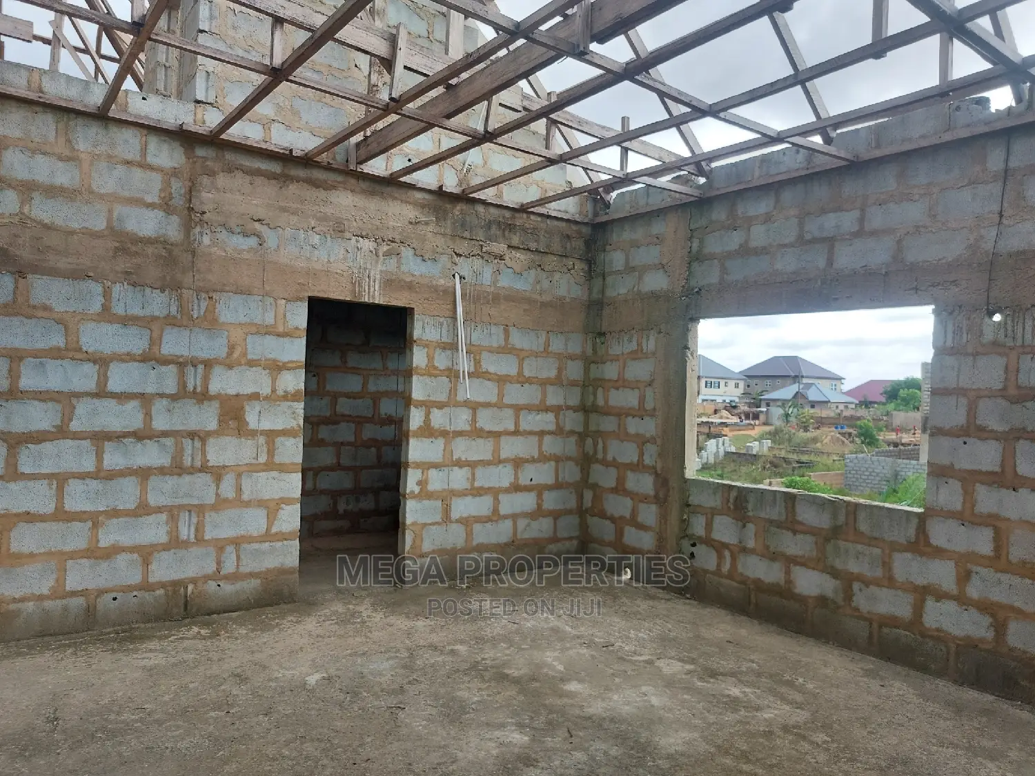 5bdrm House In Amasaman Adjen Kotoku For Sale