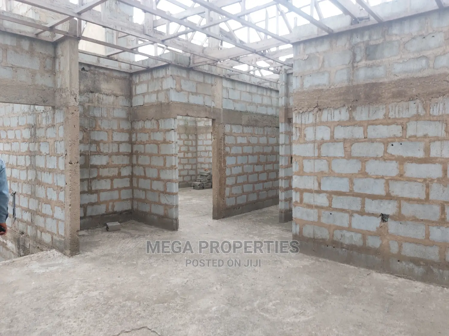 5bdrm House In Amasaman Adjen Kotoku For Sale