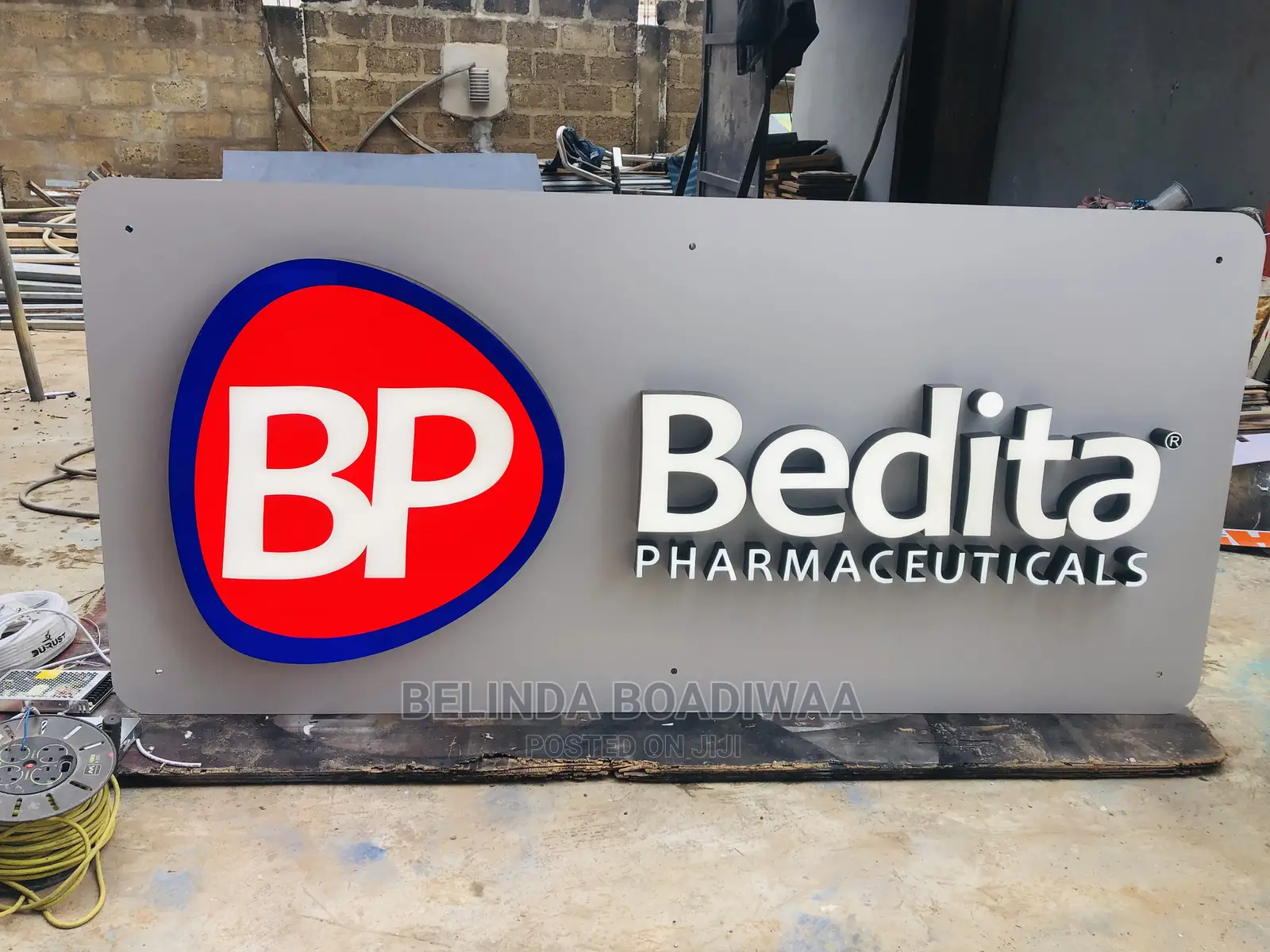 3d and 2d Signage