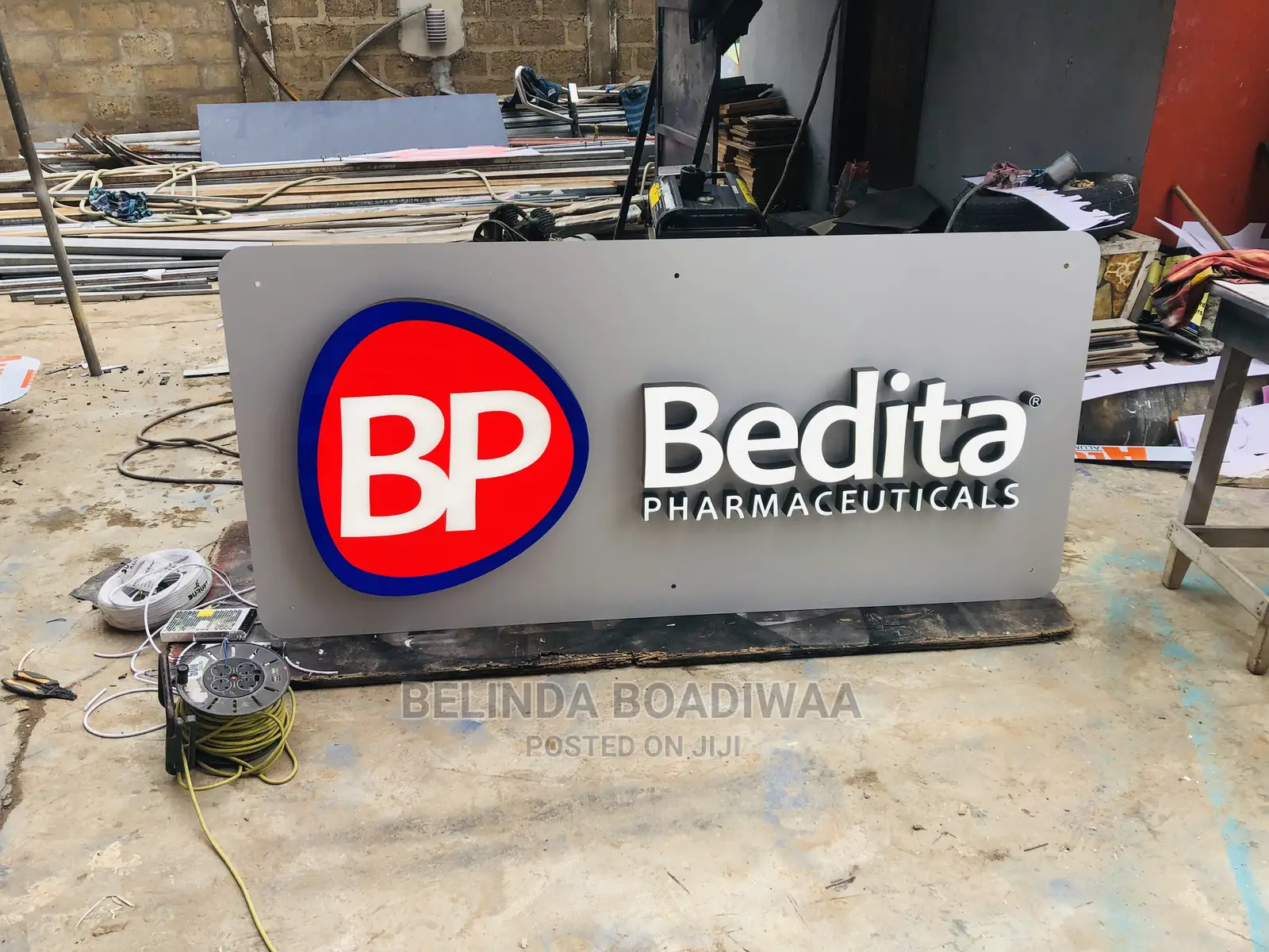 3d and 2d Signage
