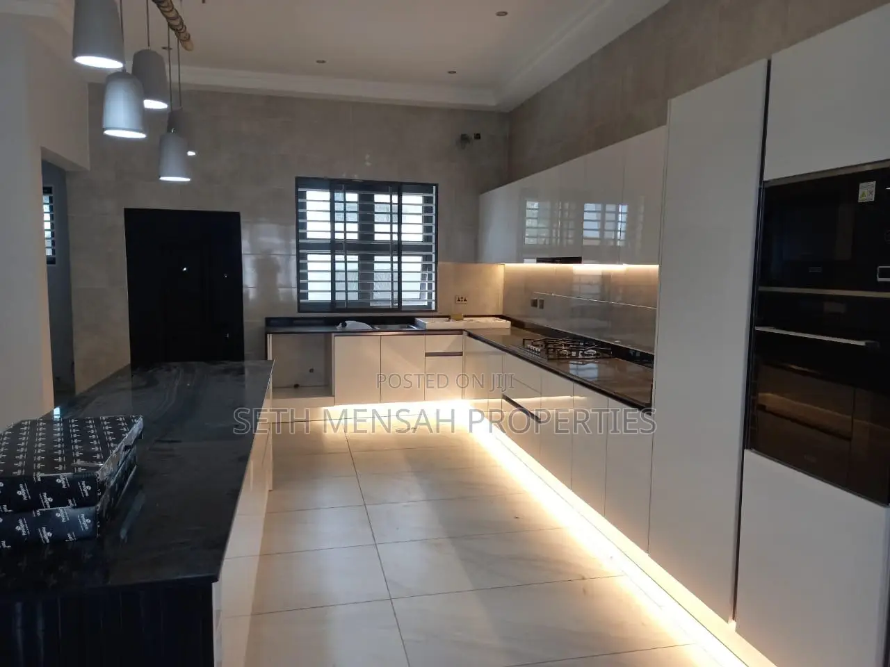 4bdrm House in Ashomang Estate for Sale