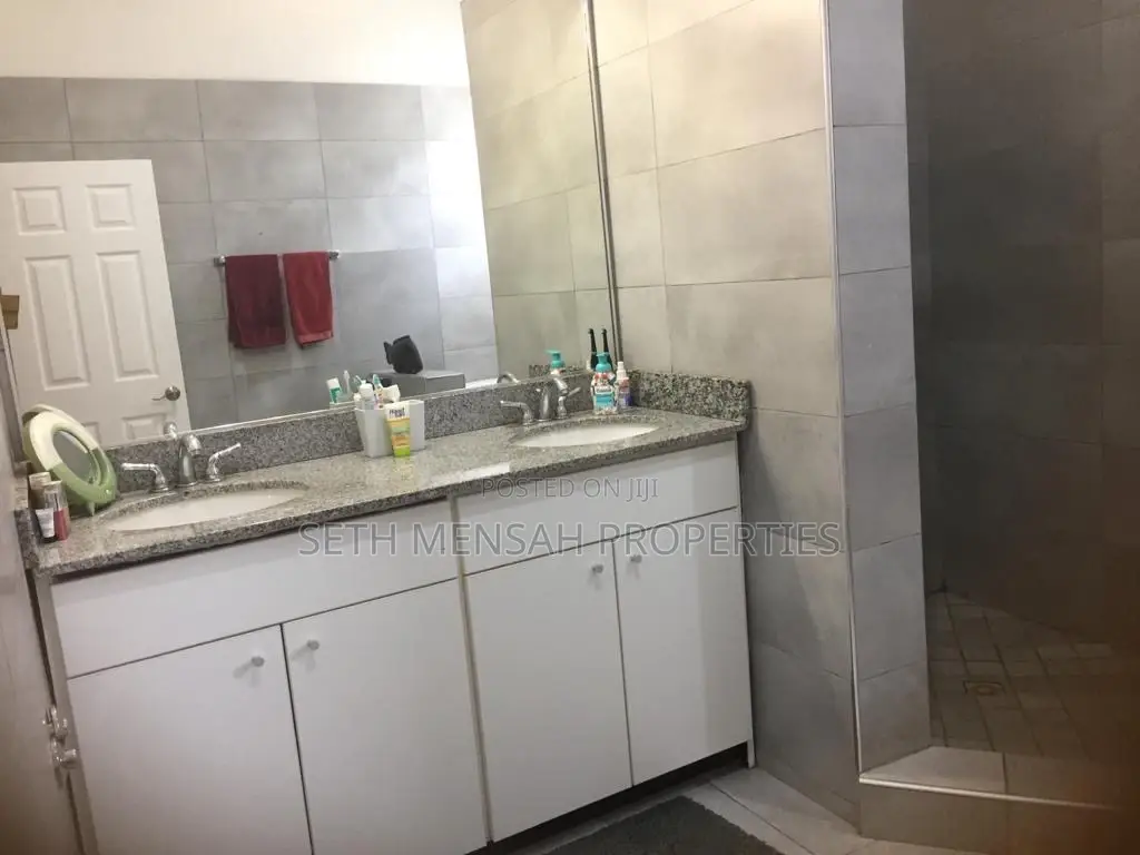 Furnished 5bdrm House in Tema Metropolitan for Sale