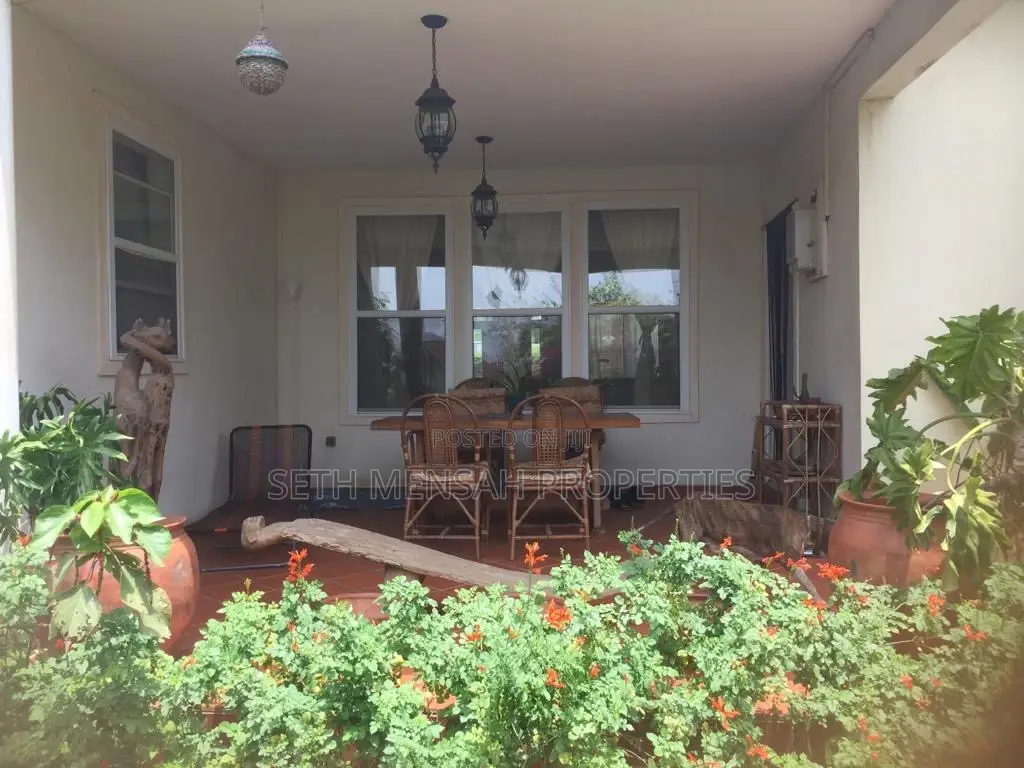 Furnished 5bdrm House in Tema Metropolitan for Sale