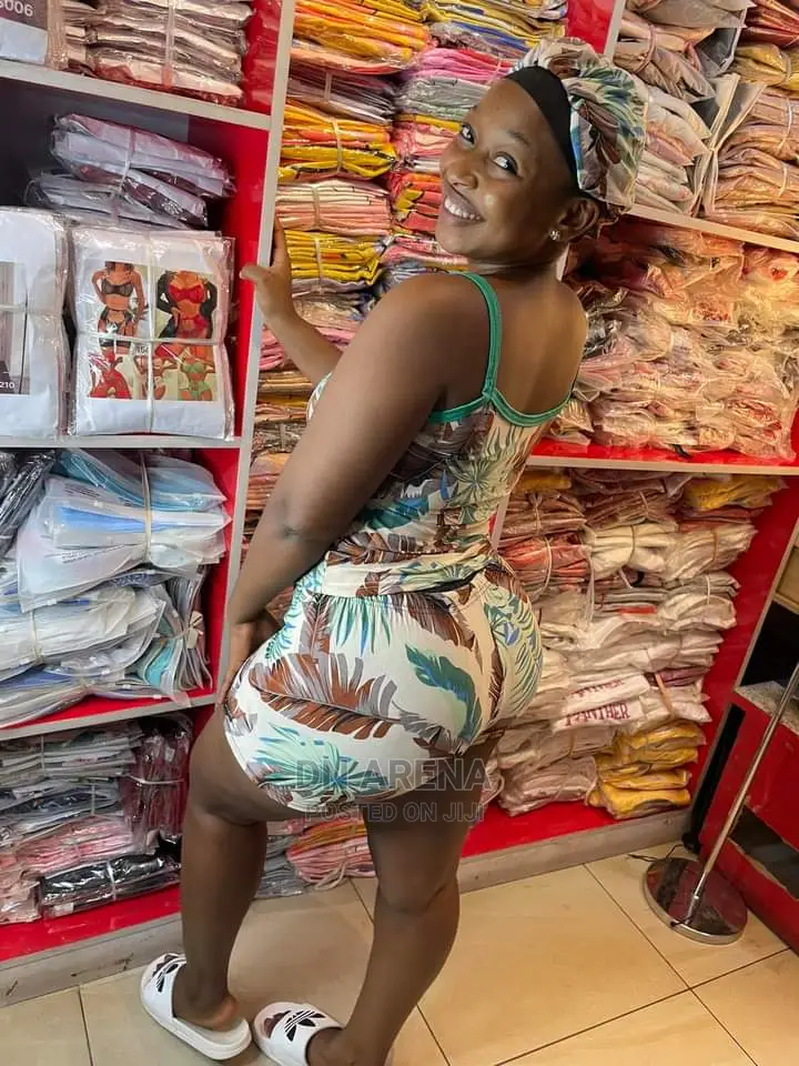 Ladies Sleep Wear With Bonnet