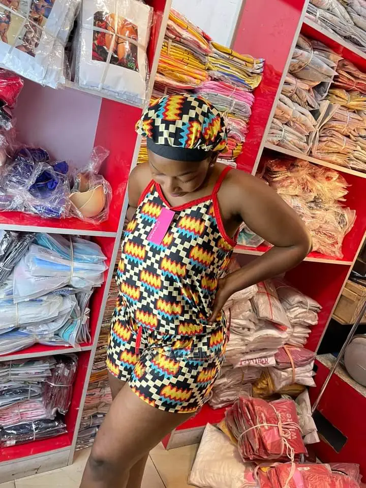 Ladies Sleep Wear With Bonnet