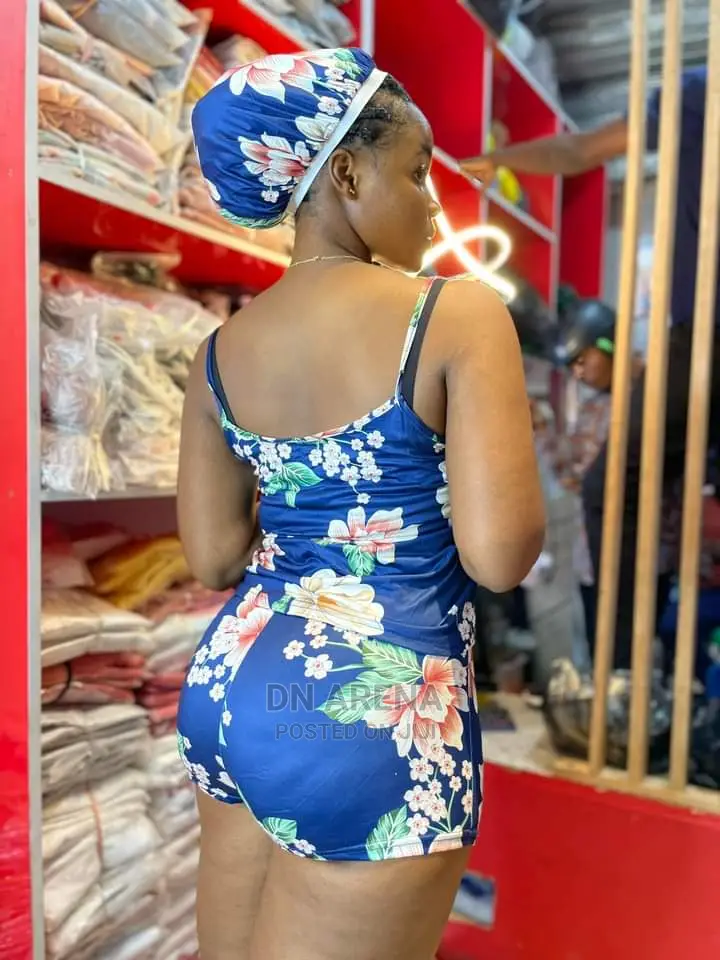 Ladies Sleep Wear With Bonnet