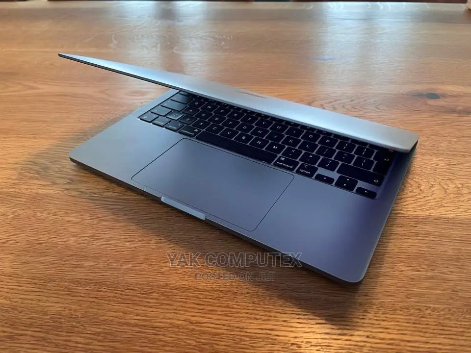 New Laptop Apple MacBook Pro 2022 M2 8GB Apple M2 HDD+SSD 512GB