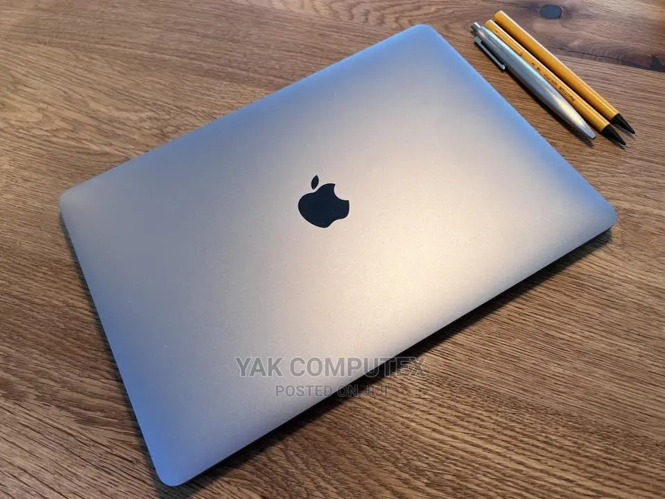New Laptop Apple MacBook Pro 2022 M2 8GB Apple M2 HDD+SSD 512GB