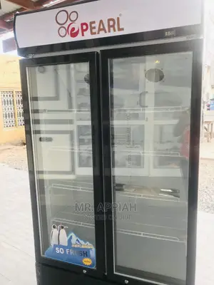 PVC-75! 568 Litres Pearl Display Fridge Lockable Door