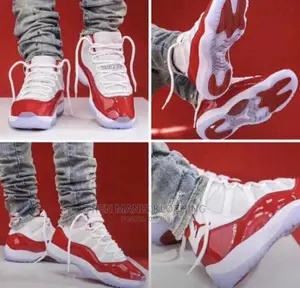 Air Jordan 11 "Cherry 2022" Sneakers