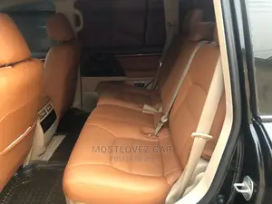 Car Rental . V8 Available for Hire in Ghana