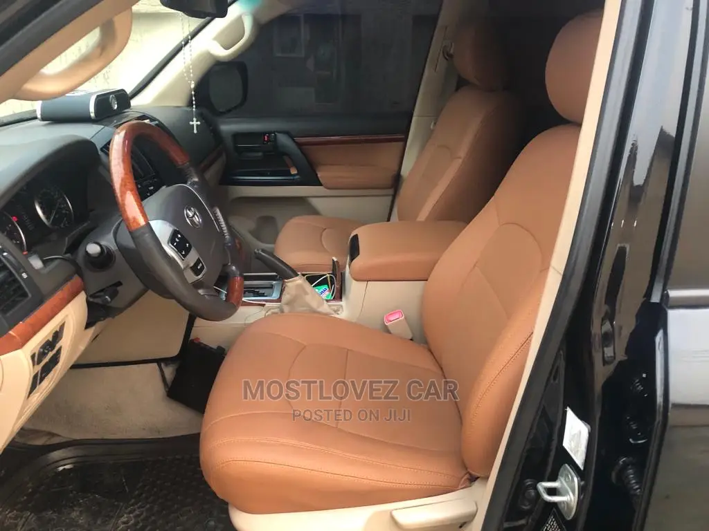Car Rental . V8 Available for Hire in Ghana