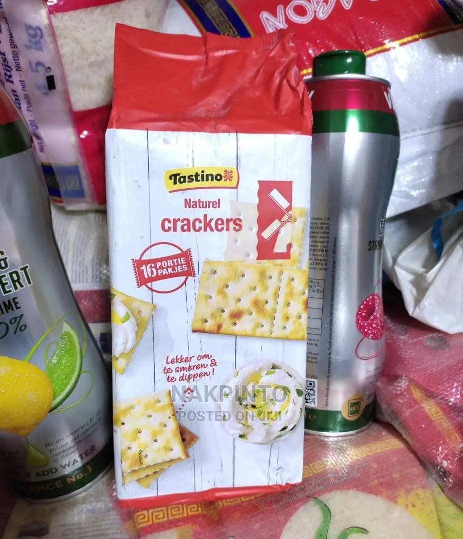 Natural Crackers. Biscuits